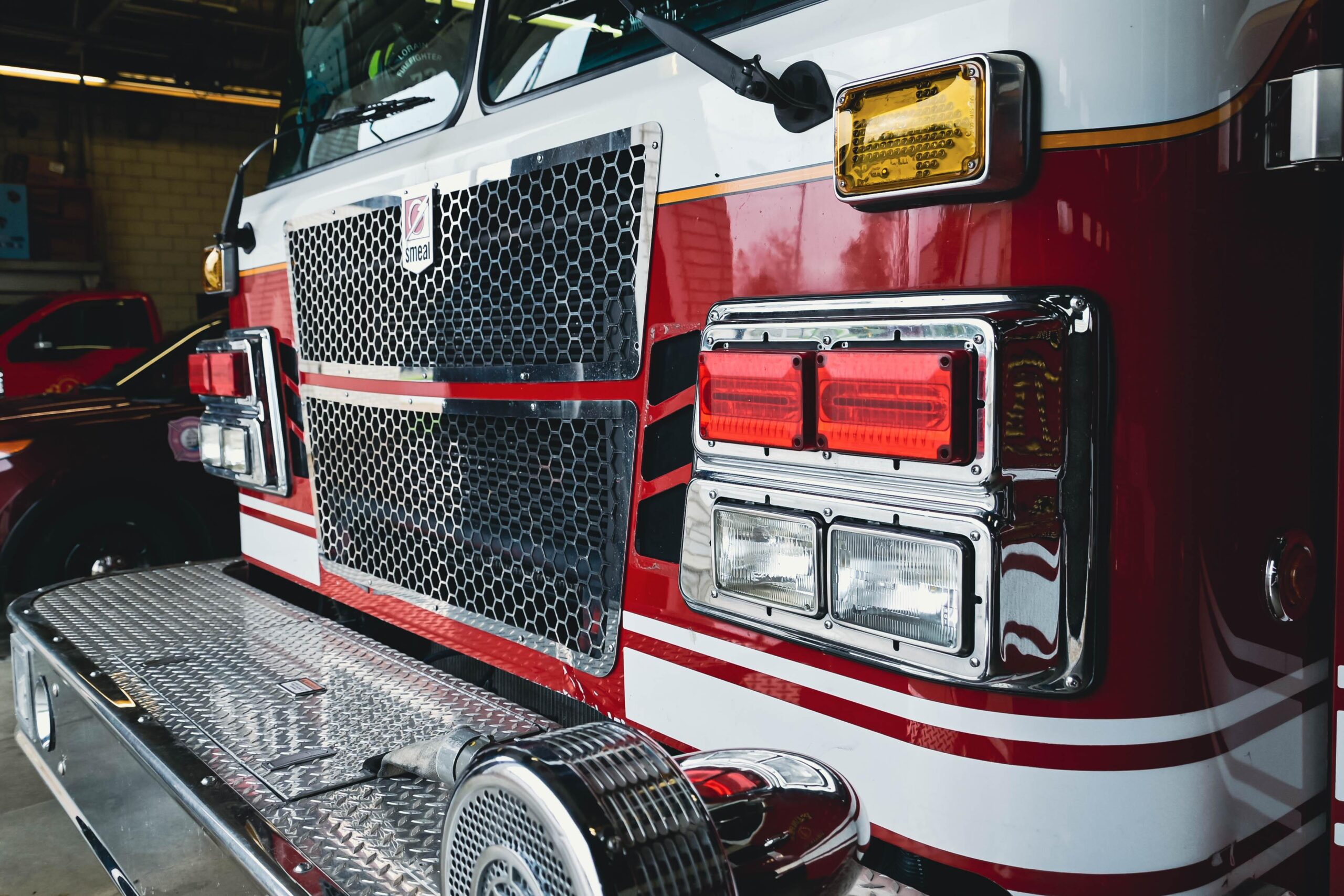 Read more about the article Why SAE Class 1 Lights Matter for Fire Department Vehicles